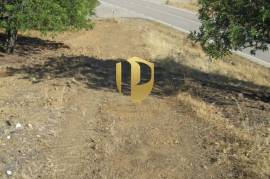 Land with 647.025m2 with possibility to make villa of 300 m2 +30 m2 of garage or a rural tourism with 2000 m2 in Castro Marim