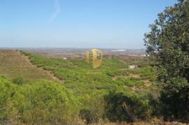 Land with 647.025m2 with possibility to make villa of 300 m2 +30 m2 of garage or a rural tourism with 2000 m2 in Castro Marim