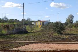Detached house, huge, with two floors and terrain in Alcoutim.