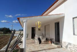 Detached house, huge, with two floors and terrain in Alcoutim.