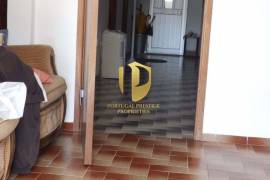 Detached house, huge, with two floors and terrain in Alcoutim.