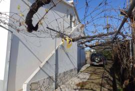 Detached house, huge, with two floors and terrain in Alcoutim.