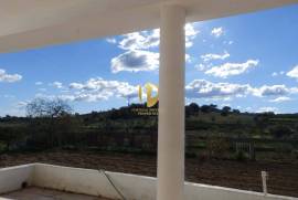 Detached house, huge, with two floors and terrain in Alcoutim.
