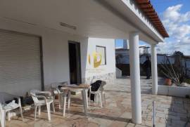 Detached house, huge, with two floors and terrain in Alcoutim.