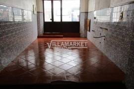 Stall store with 157 m2 located in Moura - Beja - Alentejo