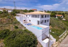 Villa With Panoramic Views Close To The Ocean