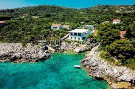 Dubrovnik archipelago, extraordinary seafront villa with swimming pool