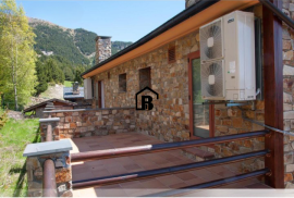 Spectacular brand new construction stone and wood house and luxury design for sale in Forn - Canillo (Andorra)