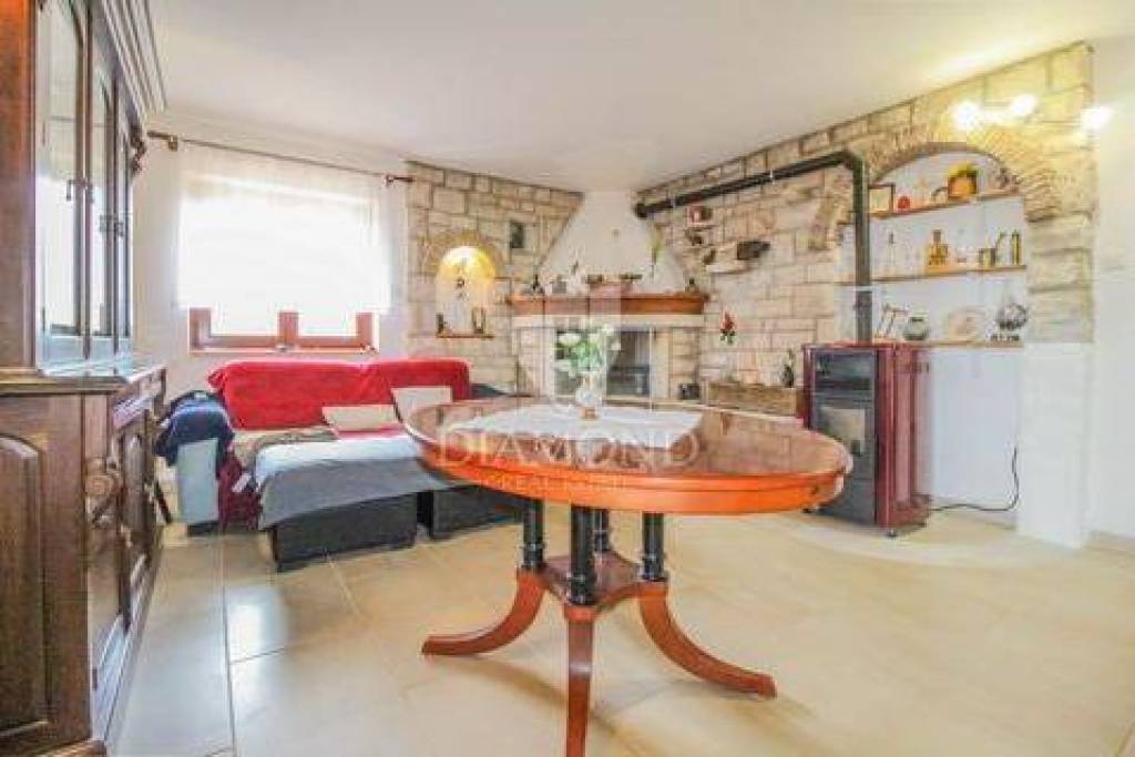 Novigrad area, apartment with two units in a quiet location!