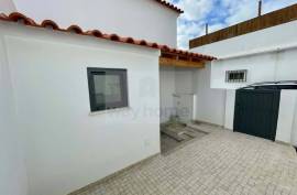2 bedroom villa and 1 bedroom apartment in Barril