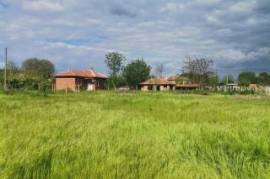 : 2 Houses+ Outbuilding+well, large plot of land 2290m², near Nova Zagora (DA)