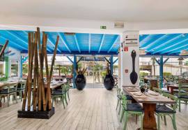 Restaurant in operation Located in Praia da Rocha