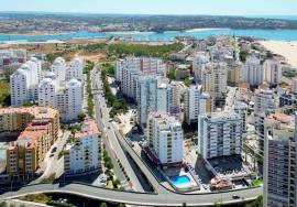 Restaurant in operation Located in Praia da Rocha