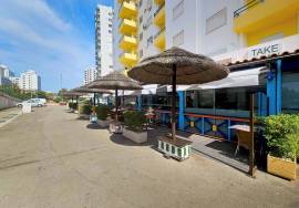 Restaurant in operation Located in Praia da Rocha