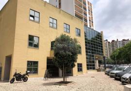Commercial Building with Offices and Services, Carnaxide, Lisbon