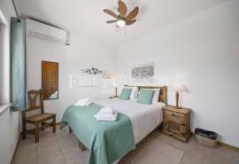 Carvoeiro - 9-bedroom villa in an excellent location