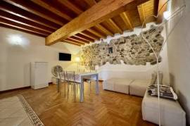 Refined apartment in the center of Desenzano