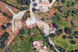 Construction Opportunity: Ruined Village House with Land in Boliqueime