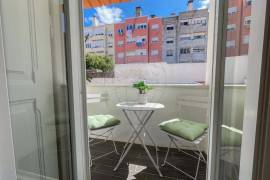 Condo/Apartment T2 for rent in Benfica, Lisboa