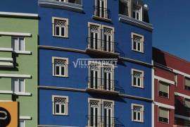 Fully refurbished 2 + 1 bedroom duplex apartment located next to Avenida Almirante Reis in Lisbon