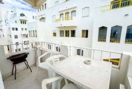 2 bedroom apartment in front of the sea, Quarteira