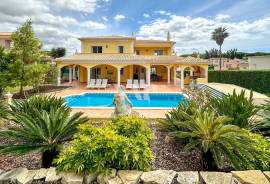 4 bedroom villa with pool and garden, Fonte Santa - Quarteira