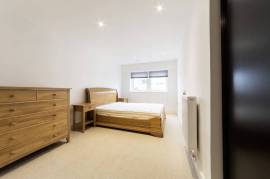 Greenwich, 2 Woolwich Rd, London, SE10 0JU, England, UK - 2 Bedrooms, 2 Bathrooms - 1,650 EUR / month