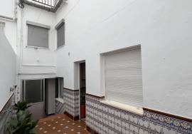 Old and New Traditional Townhouse