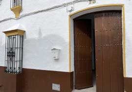 Old and New Traditional Townhouse