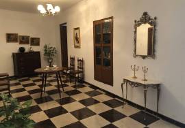 Royal Family Favourite Townhouse