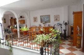 Remedio's Palace Townhouse