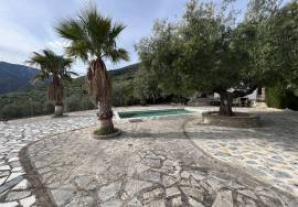 Peaceful Retreat Country Property