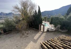 Peaceful Retreat Country Property