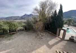 Peaceful Retreat Country Property