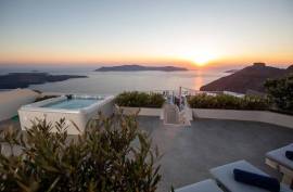 Luxury 3 Bed Villa For Sale in Santorini