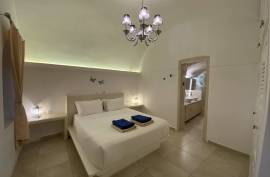 Luxury 3 Bed Villa For Sale in Santorini