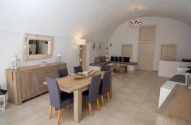 Luxury 3 Bed Villa For Sale in Santorini