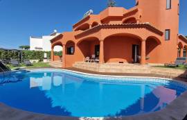 Detached house T3+1 | Vilamoura | refurbished | swimming pool