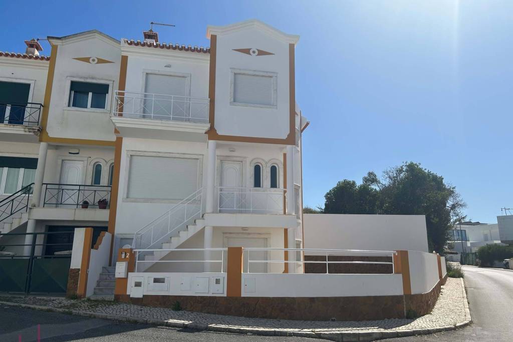 For sale - Semi-detached house T3 + 1, Ericeira