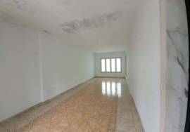 Excellent Opportunity in Porto Salvo, 5 Bedroom House
