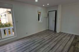 Refurbished 2 bedroom apartment, located in Rio de Mouro, Alto do Forte, close to all services.