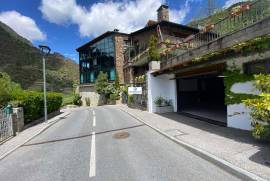 Spectacular duplex penthouse with mountain design in the privileged area of Les Bons (Encamp - Andorra)