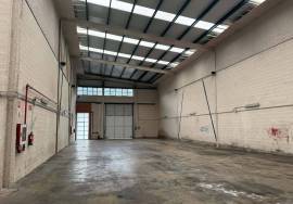 Incredible Opportunity in the Granada Industrial Estate! Industrial Warehouse with All the Comforts
