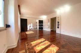 4+1 Bedroom 5-bathroom 211 Sqm Art-deco Apartment