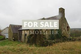 Former Farm House to Restore in the Countryside