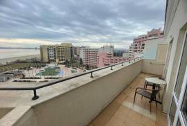 1 BED top floor apartment with amazing S...