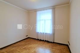 Apartment for rent in Riga, 160.00m2