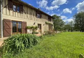 Charming Gascon Farmhouse with Pool, Lake & Mountain Views