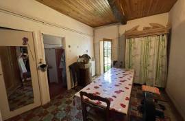 Superb maison de maitre with apartment & outbuildings view Pyrenees