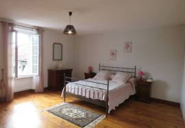 Old house for sale, 8 rooms - Boulogne-sur-Gesse 31350